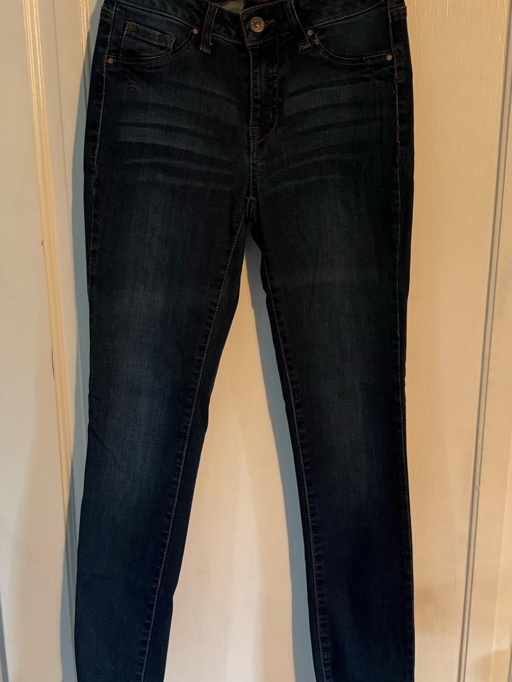 Dark Wash Women’s Skinny Jeans - dark blue